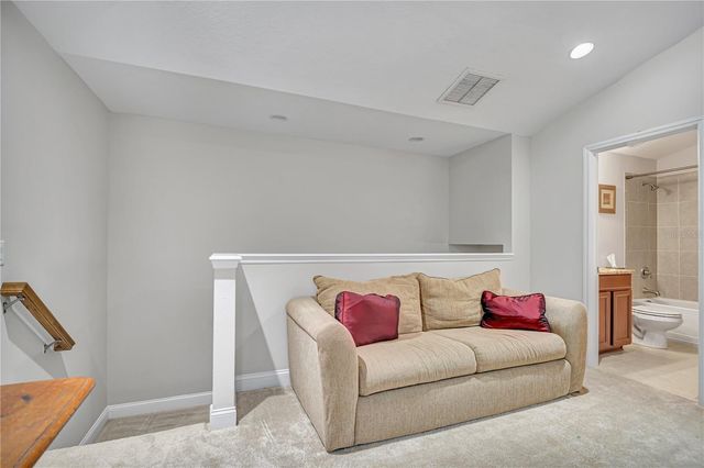 8013 HAMPTON GLEN DRIVE, Tampa, FL 33647