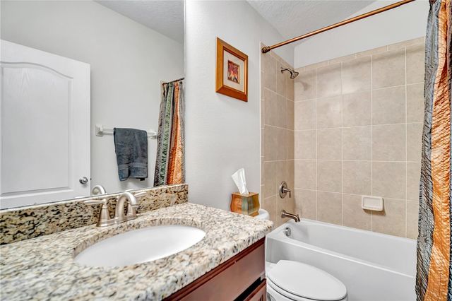 8013 HAMPTON GLEN DRIVE, Tampa, FL 33647