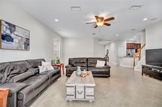 8013 HAMPTON GLEN DRIVE, Tampa, FL 33647
