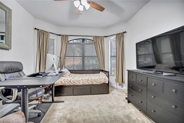 8013 HAMPTON GLEN DRIVE, Tampa, FL 33647