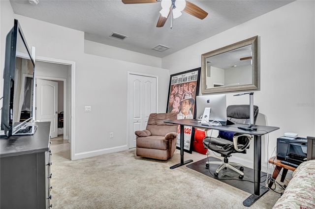8013 HAMPTON GLEN DRIVE, Tampa, FL 33647