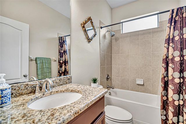 8013 HAMPTON GLEN DRIVE, Tampa, FL 33647