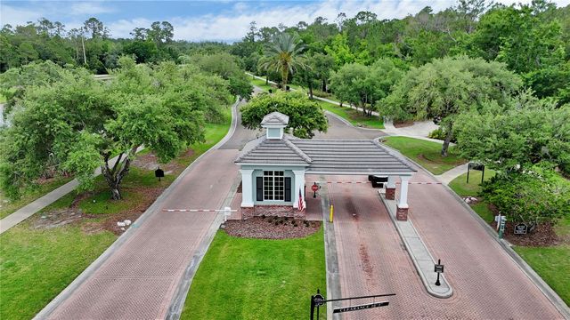 8013 HAMPTON GLEN DRIVE, Tampa, FL 33647