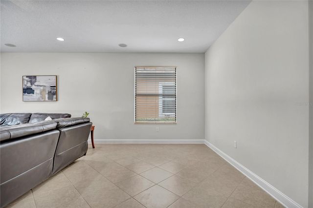 8013 HAMPTON GLEN DRIVE, Tampa, FL 33647