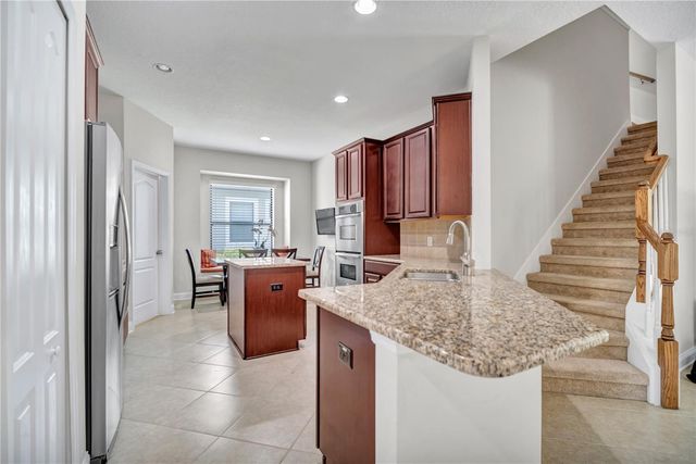 8013 HAMPTON GLEN DRIVE, Tampa, FL 33647