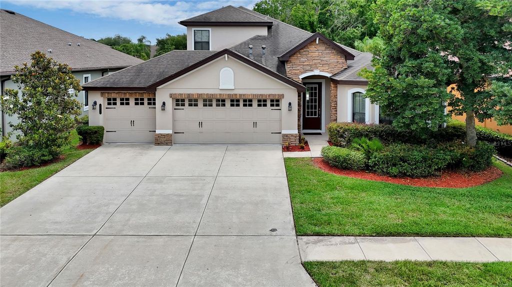 8013 HAMPTON GLEN DRIVE, Tampa, FL 33647