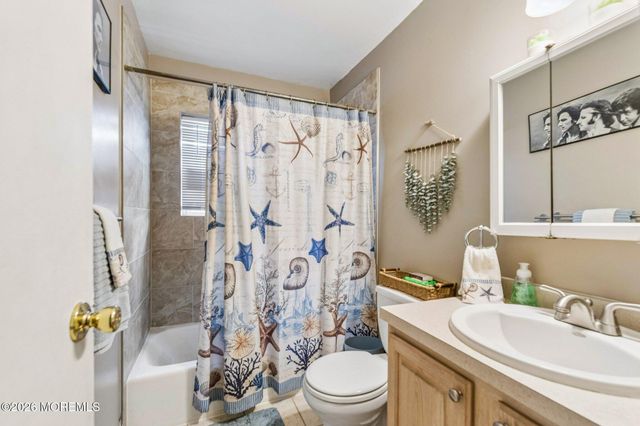 8 Juniper Lane A, Eatontown, NJ 07724