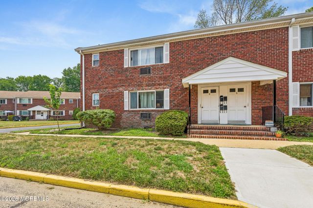 8 Juniper Lane A, Eatontown, NJ 07724