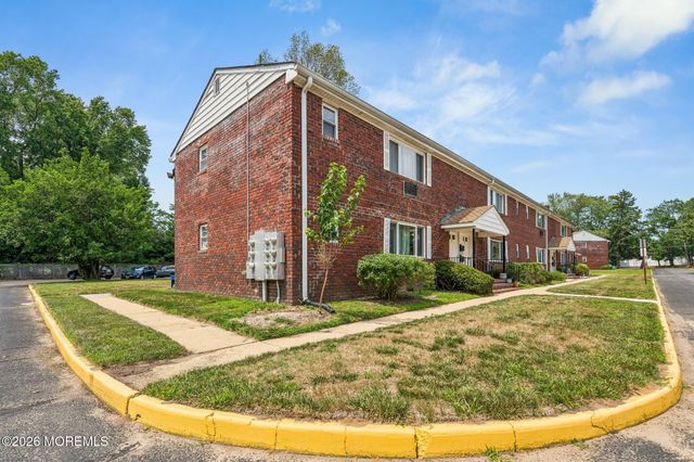 8 Juniper Lane A, Eatontown, NJ 07724