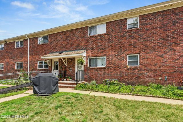 8 Juniper Lane A, Eatontown, NJ 07724