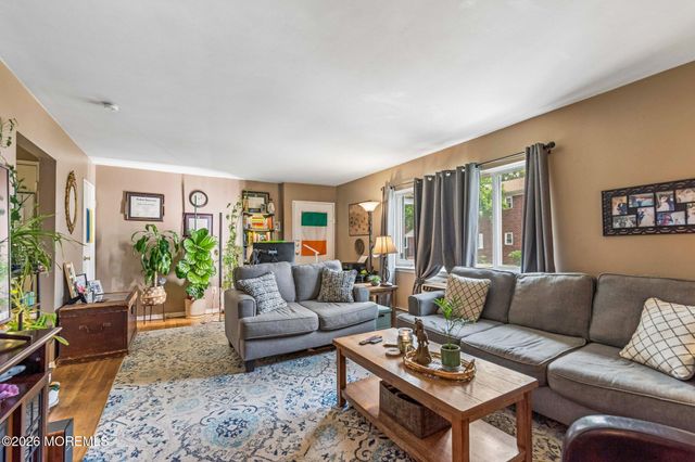8 Juniper Lane A, Eatontown, NJ 07724
