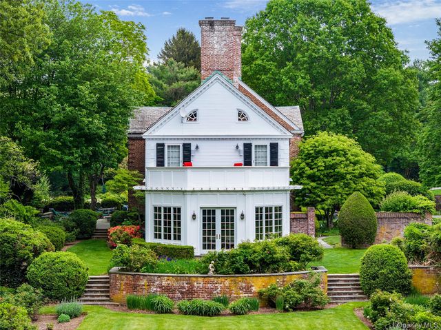 52 Piping Rock Road, Locust Valley, NY 11560