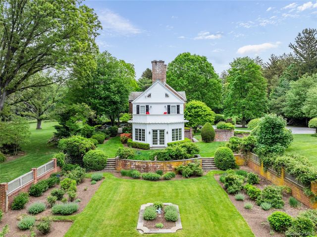 52 Piping Rock Road, Locust Valley, NY 11560