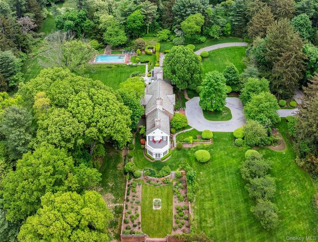 52 Piping Rock Road, Locust Valley, NY 11560