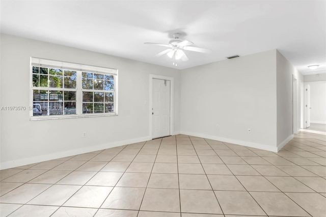 1130 N 70th Ave, Hollywood, FL 33024