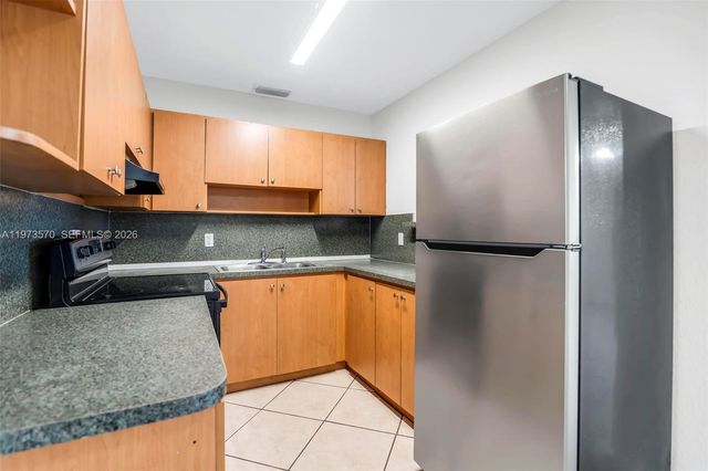 1130 N 70th Ave, Hollywood, FL 33024