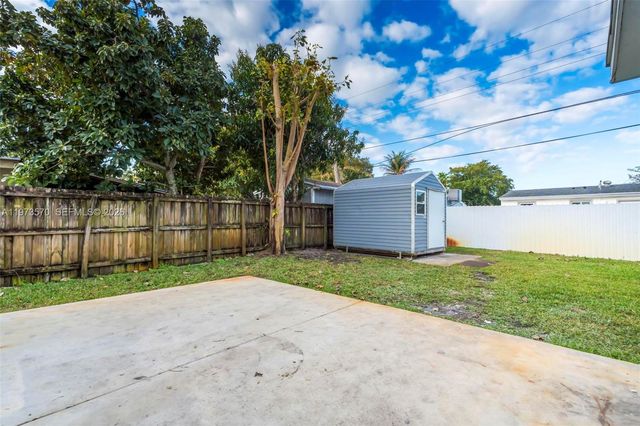 1130 N 70th Ave, Hollywood, FL 33024