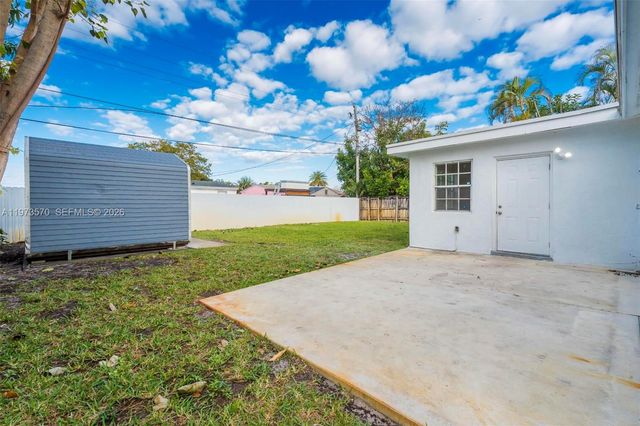 1130 N 70th Ave, Hollywood, FL 33024