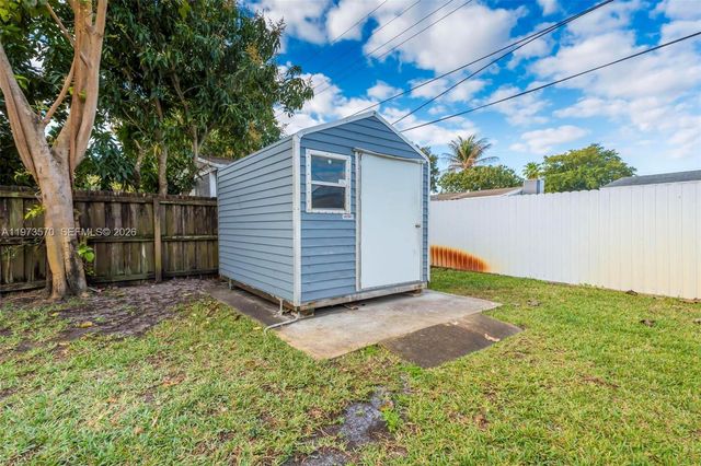 1130 N 70th Ave, Hollywood, FL 33024