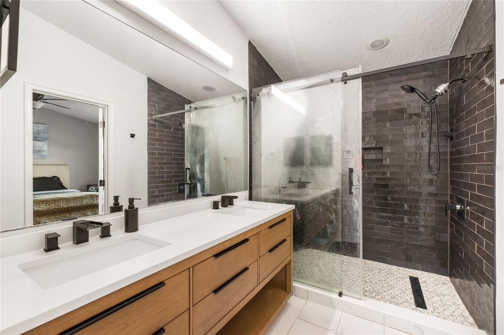 Image 14 of property listing at 7482 BENTONSHIRE AVENUE, Windermere, FL 34786