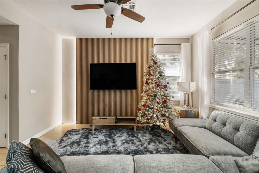 Image 6 of property listing at 7482 BENTONSHIRE AVENUE, Windermere, FL 34786