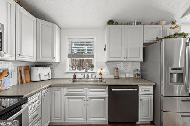 27067 Highway 85, Senoia, GA 30276