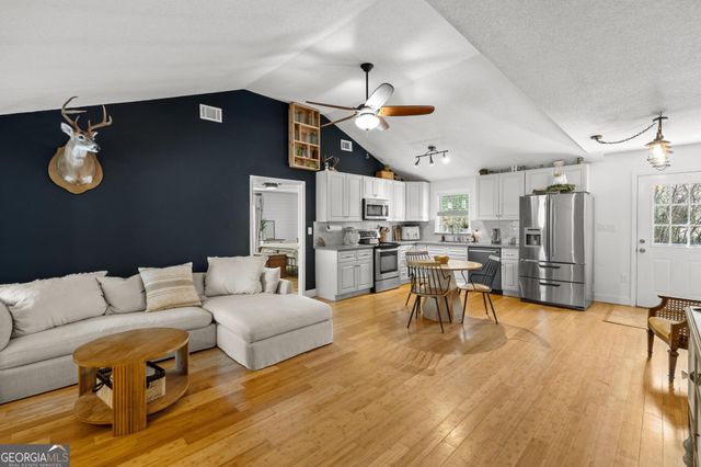 27067 Highway 85, Senoia, GA 30276