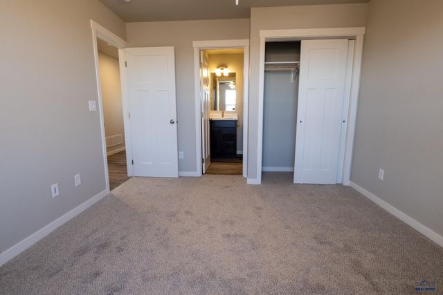 461 HENRY POTTER RD, Box Elder, SD 57719