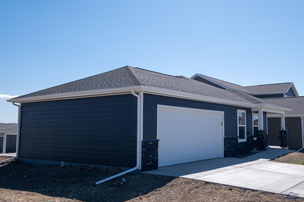 461 HENRY POTTER RD, Box Elder, SD 57719