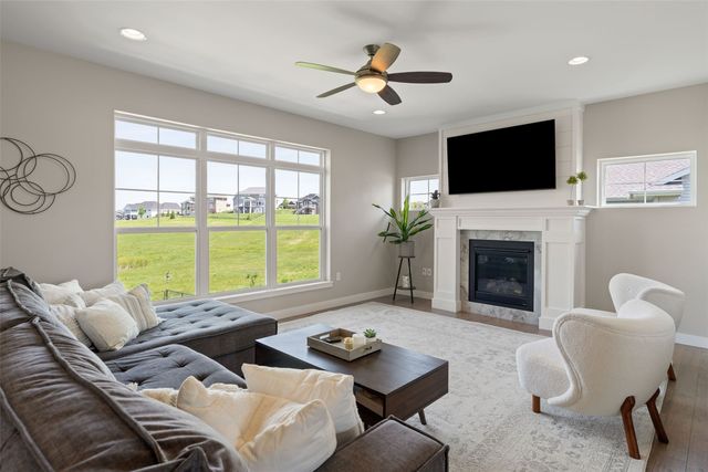 1350 E Tartan Drive, North Liberty, IA 52317