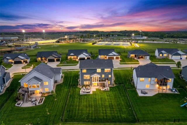 1350 E Tartan Drive, North Liberty, IA 52317