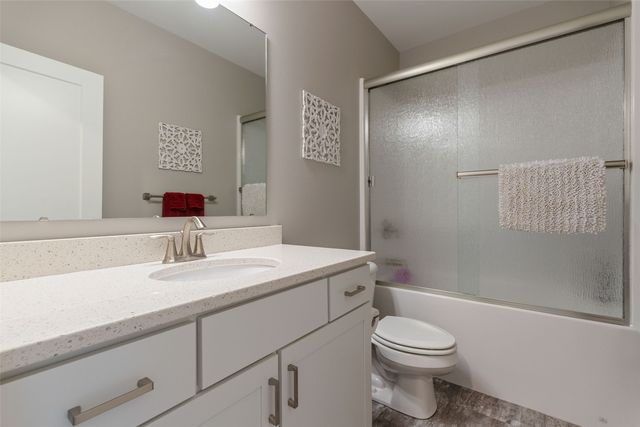 1350 E Tartan Drive, North Liberty, IA 52317