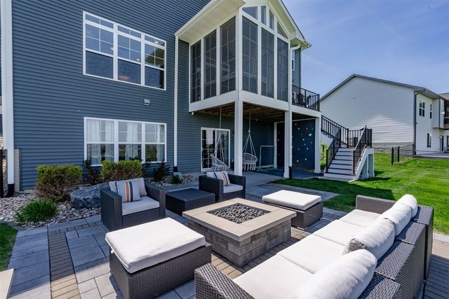 1350 E Tartan Drive, North Liberty, IA 52317
