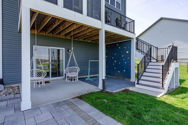 1350 E Tartan Drive, North Liberty, IA 52317