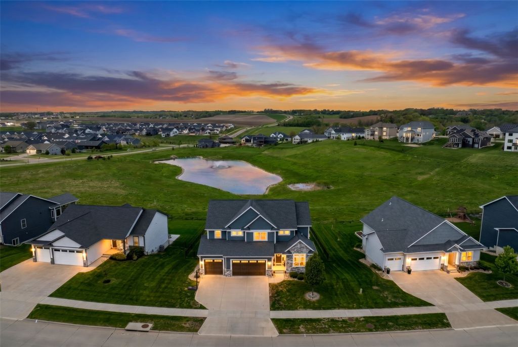 1350 E Tartan Drive, North Liberty, IA 52317