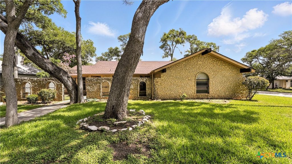 162 Lone Oak, Seguin, TX 78155