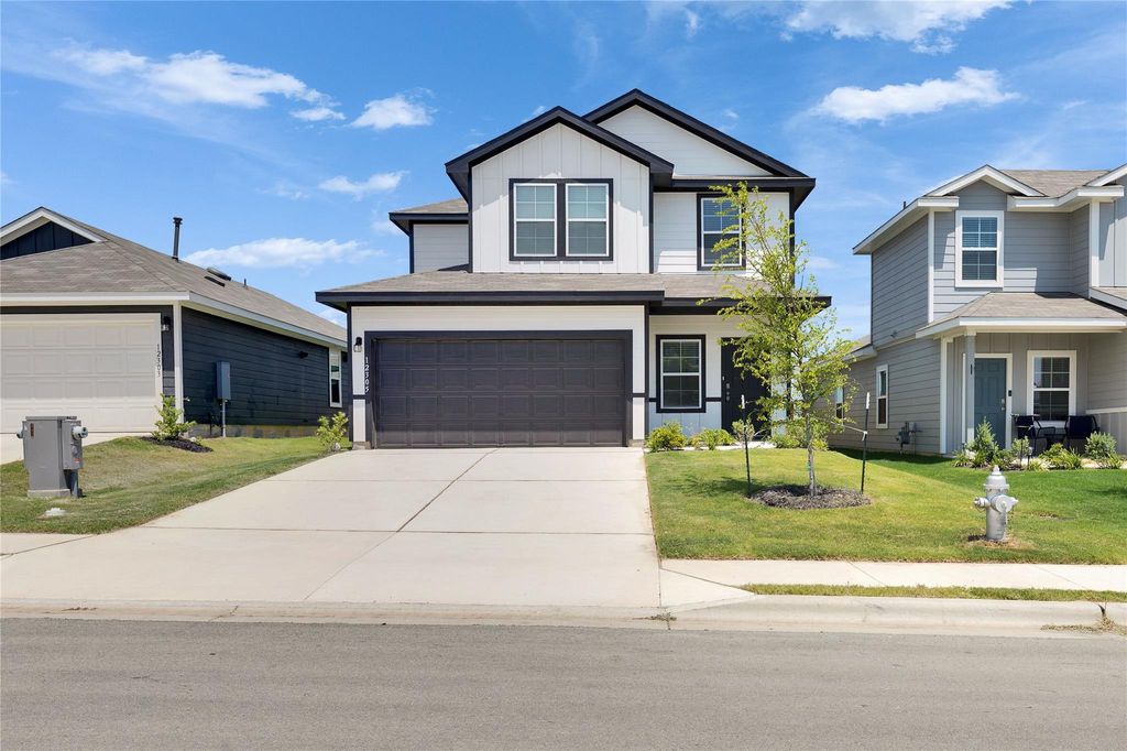 12305 Bulldogger BND, Mustang Ridge, TX 78610