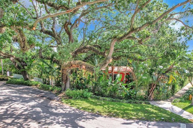 9325 NE 5th Avenue none, Miami Shores, FL 33138
