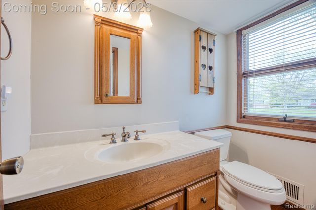 22718 Chestnut Tree, Novi, MI 48375