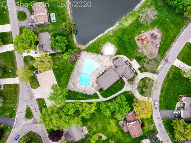 22718 Chestnut Tree, Novi, MI 48375
