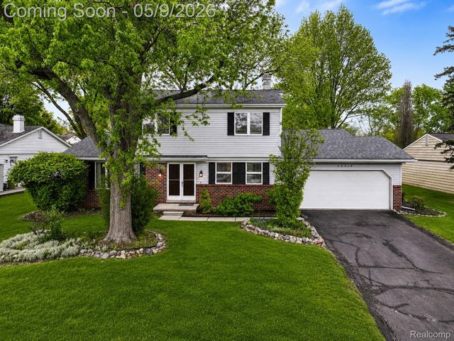 22718 Chestnut Tree, Novi, MI 48375