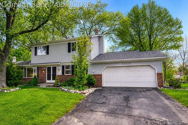 22718 Chestnut Tree, Novi, MI 48375