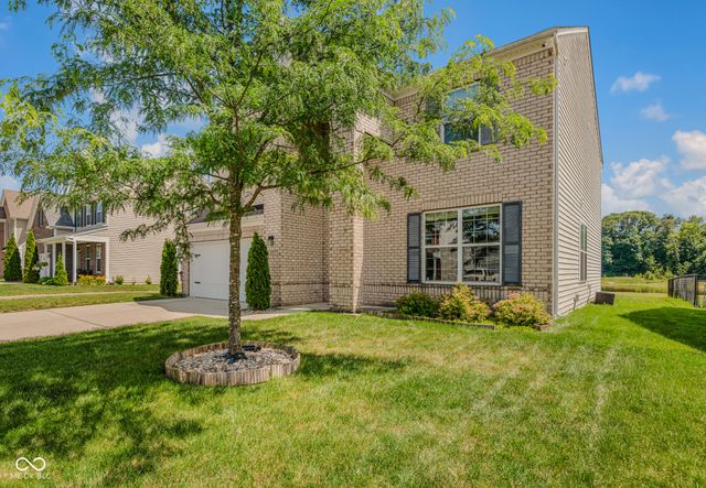 2071 Creek Bank Drive, Columbus, IN 47201