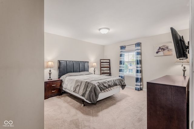 2071 Creek Bank Drive, Columbus, IN 47201