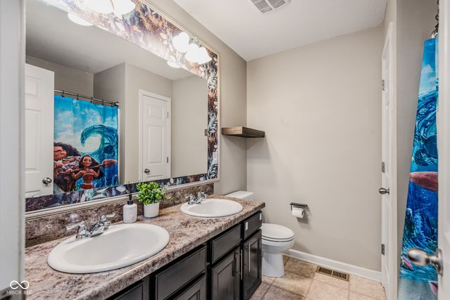 2071 Creek Bank Drive, Columbus, IN 47201