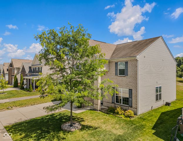 2071 Creek Bank Drive, Columbus, IN 47201