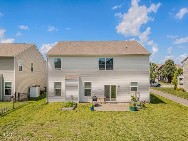 2071 Creek Bank Drive, Columbus, IN 47201