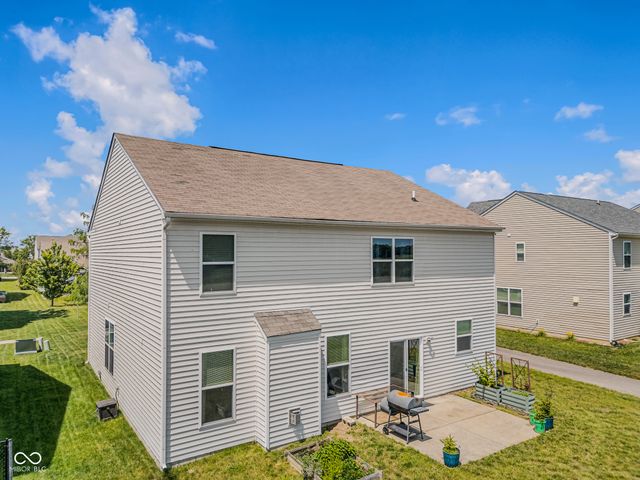 2071 Creek Bank Drive, Columbus, IN 47201