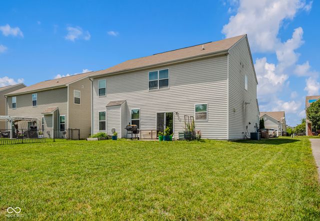 2071 Creek Bank Drive, Columbus, IN 47201