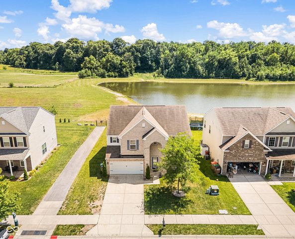 2071 Creek Bank Drive, Columbus, IN 47201